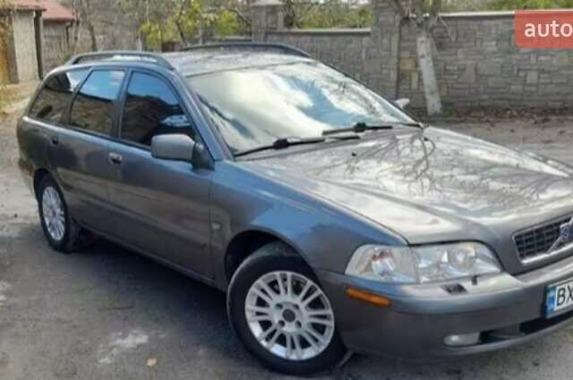 Серый Вольво В40, объемом двигателя 1.8 л и пробегом 360 тыс. км за 3500 $, фото 5 на Automoto.ua