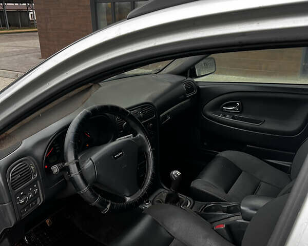 Серый Вольво В40, объемом двигателя 1.9 л и пробегом 362 тыс. км за 2300 $, фото 6 на Automoto.ua