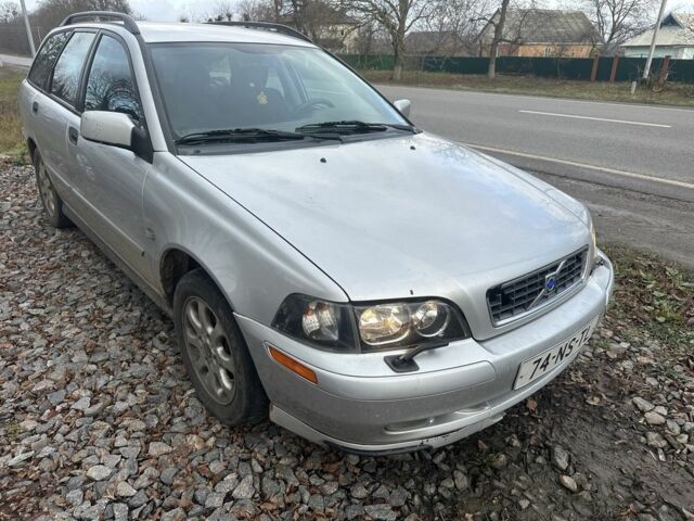 Серый Вольво В40, объемом двигателя 1.8 л и пробегом 200 тыс. км за 1350 $, фото 1 на Automoto.ua