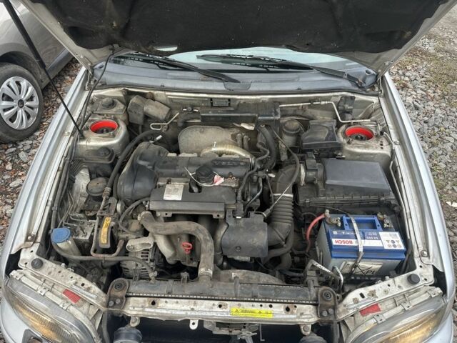 Серый Вольво В40, объемом двигателя 1.8 л и пробегом 200 тыс. км за 1350 $, фото 6 на Automoto.ua