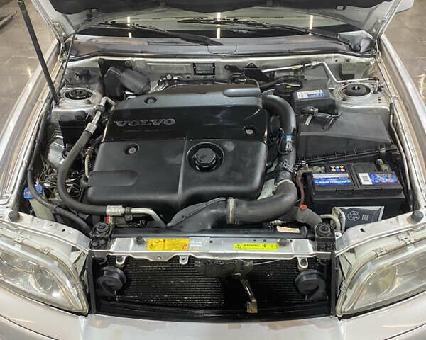 Сірий Вольво V40, об'ємом двигуна 1.9 л та пробігом 216 тис. км за 4500 $, фото 6 на Automoto.ua