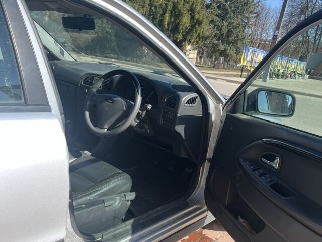 Сірий Вольво V40, об'ємом двигуна 2 л та пробігом 280 тис. км за 1399 $, фото 4 на Automoto.ua