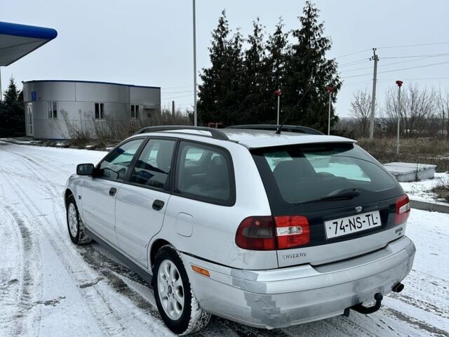 Сірий Вольво V40, об'ємом двигуна 1.8 л та пробігом 380 тис. км за 1850 $, фото 5 на Automoto.ua