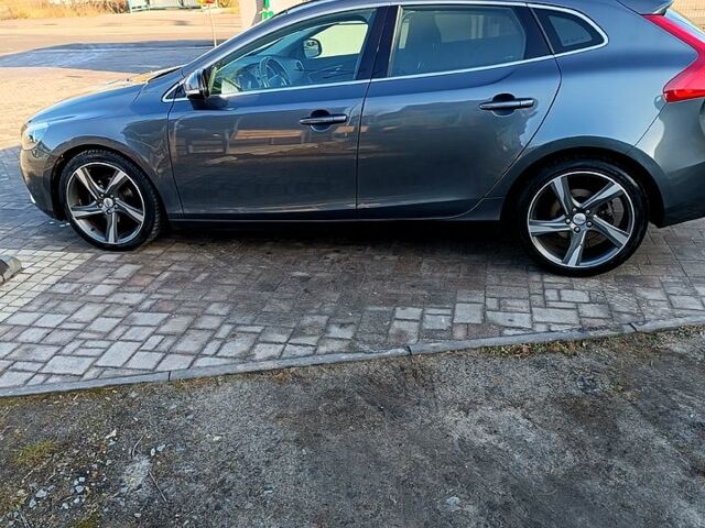 Сірий Вольво V40, об'ємом двигуна 1.6 л та пробігом 265 тис. км за 10300 $, фото 8 на Automoto.ua