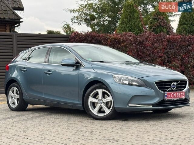 Синій Вольво V40, об'ємом двигуна 1.6 л та пробігом 205 тис. км за 9999 $, фото 3 на Automoto.ua