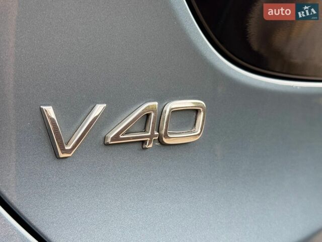 Синій Вольво V40, об'ємом двигуна 1.6 л та пробігом 205 тис. км за 9999 $, фото 20 на Automoto.ua
