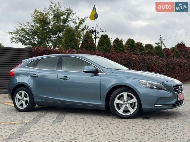Синій Вольво V40, об'ємом двигуна 1.6 л та пробігом 205 тис. км за 9999 $, фото 11 на Automoto.ua
