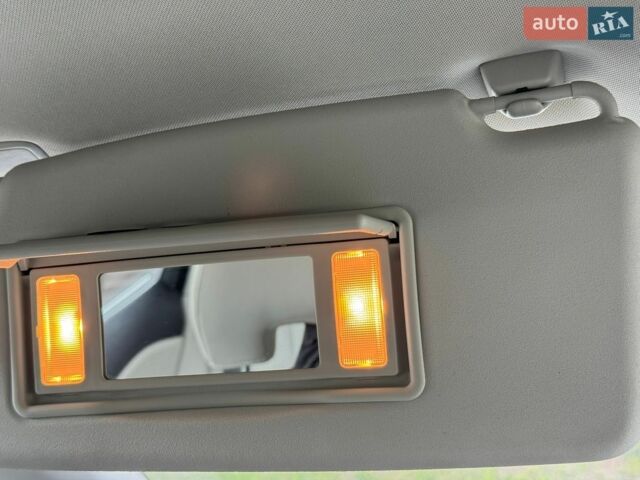 Синій Вольво V40, об'ємом двигуна 1.6 л та пробігом 205 тис. км за 9999 $, фото 57 на Automoto.ua