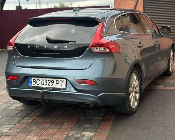 Синий Вольво В40, объемом двигателя 1.6 л и пробегом 246 тыс. км за 9999 $, фото 10 на Automoto.ua