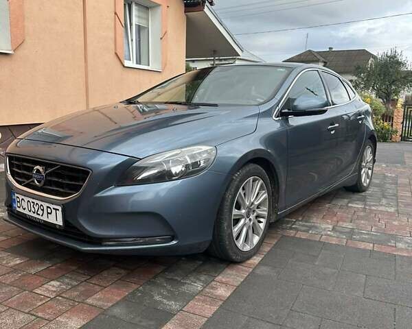 Синий Вольво В40, объемом двигателя 1.6 л и пробегом 246 тыс. км за 9999 $, фото 6 на Automoto.ua