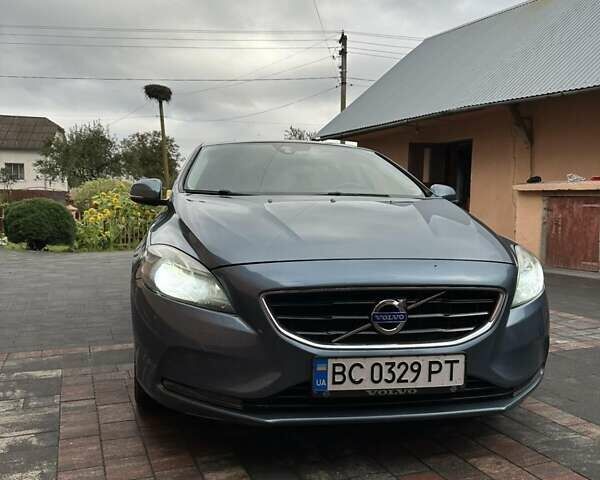 Синий Вольво В40, объемом двигателя 1.6 л и пробегом 246 тыс. км за 9999 $, фото 7 на Automoto.ua