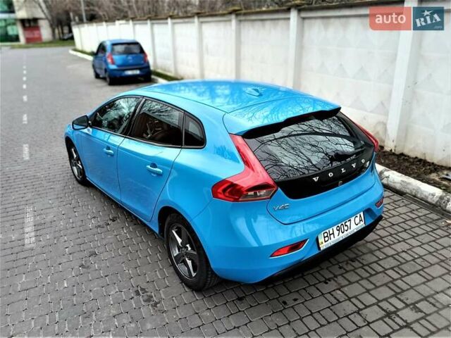 Синий Вольво В40, объемом двигателя 1.56 л и пробегом 165 тыс. км за 11700 $, фото 8 на Automoto.ua