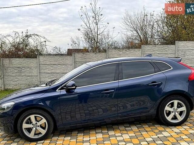 Синий Вольво В40, объемом двигателя 2 л и пробегом 273 тыс. км за 13500 $, фото 5 на Automoto.ua