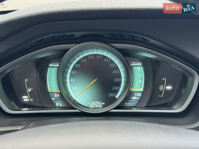 Вольво В40 2013 в Стрые на Automoto.ua Синий Вольво В40, объемом двигателя 1.6 л и пробегом 227 тыс. км за 10590 $, фото 53 на Automoto.ua