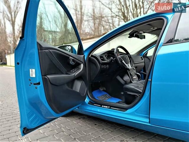 Синий Вольво В40, объемом двигателя 1.56 л и пробегом 165 тыс. км за 11700 $, фото 14 на Automoto.ua