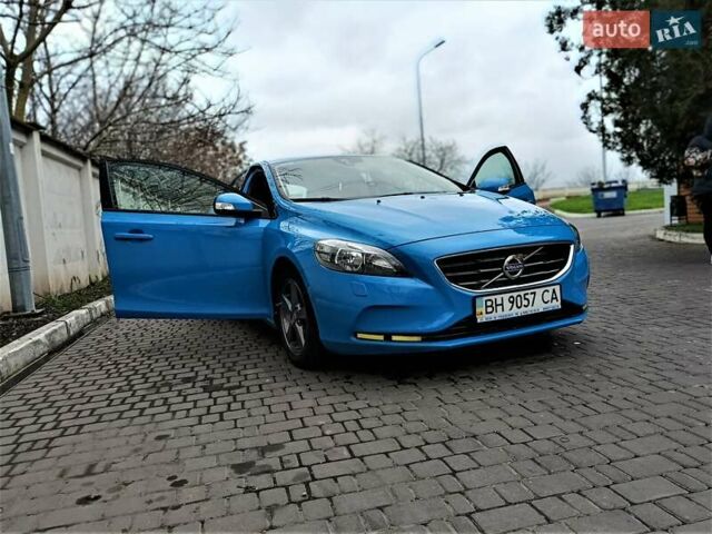 Синий Вольво В40, объемом двигателя 1.56 л и пробегом 165 тыс. км за 11700 $, фото 13 на Automoto.ua