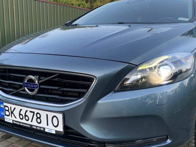 Синий Вольво В40, объемом двигателя 1.6 л и пробегом 240 тыс. км за 10200 $, фото 2 на Automoto.ua