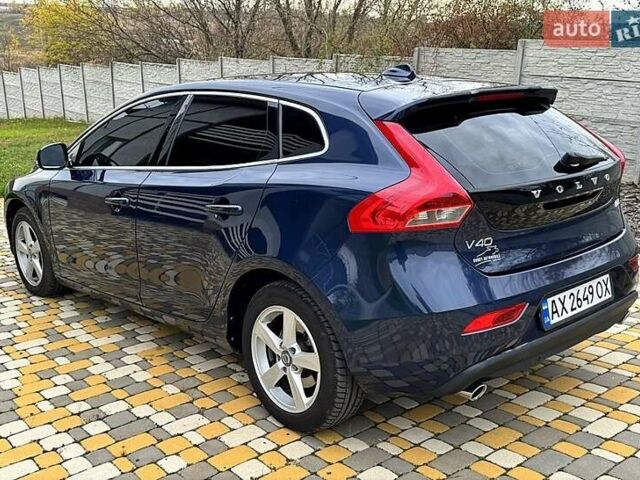 Синий Вольво В40, объемом двигателя 2 л и пробегом 273 тыс. км за 13500 $, фото 2 на Automoto.ua
