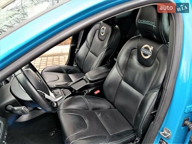 Синий Вольво В40, объемом двигателя 1.56 л и пробегом 165 тыс. км за 11700 $, фото 16 на Automoto.ua