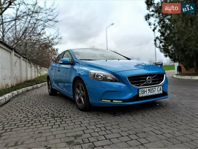 Синий Вольво В40, объемом двигателя 1.56 л и пробегом 165 тыс. км за 11700 $, фото 4 на Automoto.ua