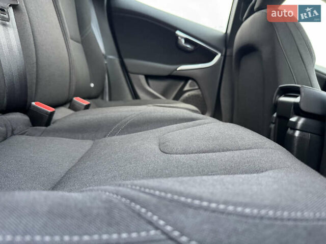 Вольво В40 2013 в Стрые на Automoto.ua Синий Вольво В40, объемом двигателя 1.6 л и пробегом 227 тыс. км за 10590 $, фото 87 на Automoto.ua