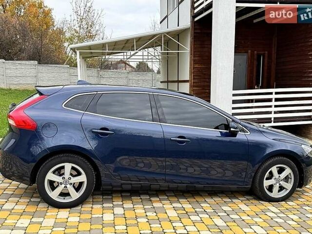 Синий Вольво В40, объемом двигателя 2 л и пробегом 273 тыс. км за 13500 $, фото 4 на Automoto.ua
