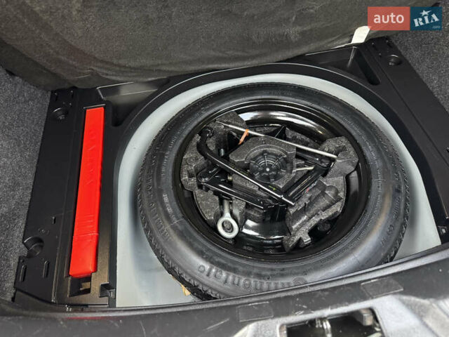 Вольво В40 2013 в Стрые на Automoto.ua Синий Вольво В40, объемом двигателя 1.6 л и пробегом 227 тыс. км за 10590 $, фото 83 на Automoto.ua