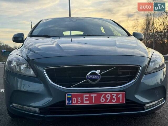 Синій Вольво V40, об'ємом двигуна 1.6 л та пробігом 178 тис. км за 11500 $, фото 2 на Automoto.ua