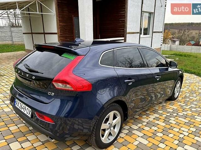 Синий Вольво В40, объемом двигателя 2 л и пробегом 273 тыс. км за 13500 $, фото 3 на Automoto.ua
