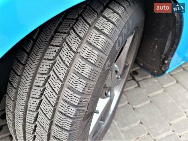 Синий Вольво В40, объемом двигателя 1.56 л и пробегом 165 тыс. км за 11700 $, фото 26 на Automoto.ua