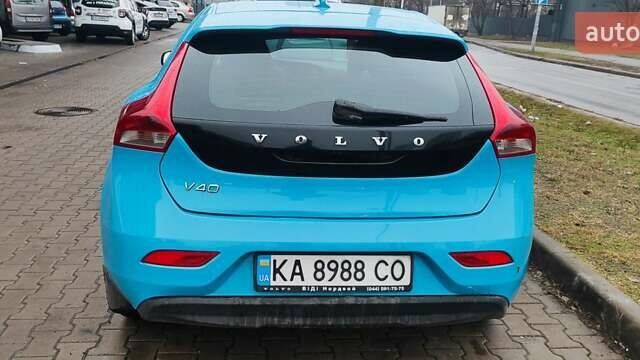 Синий Вольво В40, объемом двигателя 1.56 л и пробегом 238 тыс. км за 8500 $, фото 6 на Automoto.ua