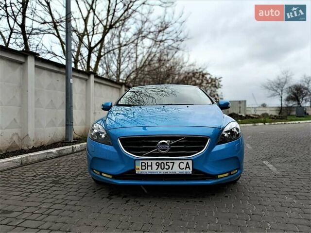 Синий Вольво В40, объемом двигателя 1.56 л и пробегом 165 тыс. км за 11700 $, фото 3 на Automoto.ua