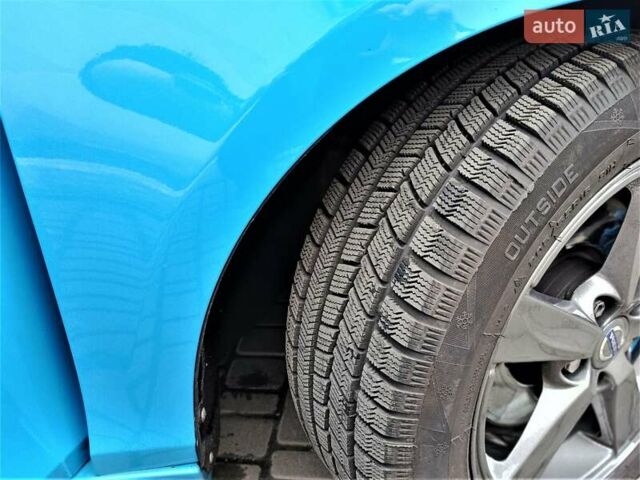 Синий Вольво В40, объемом двигателя 1.56 л и пробегом 165 тыс. км за 11700 $, фото 27 на Automoto.ua