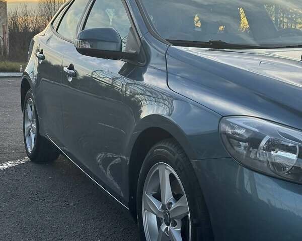 Синий Вольво В40, объемом двигателя 1.6 л и пробегом 178 тыс. км за 11500 $, фото 5 на Automoto.ua