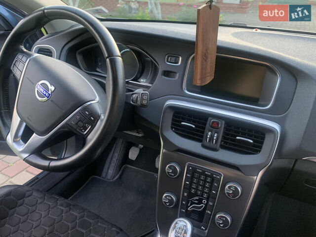 Синий Вольво В40, объемом двигателя 1.6 л и пробегом 240 тыс. км за 10200 $, фото 8 на Automoto.ua