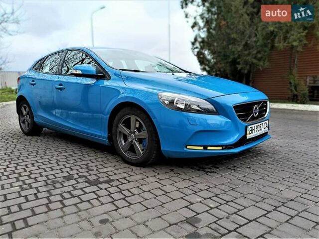 Синий Вольво В40, объемом двигателя 1.56 л и пробегом 165 тыс. км за 11700 $, фото 6 на Automoto.ua