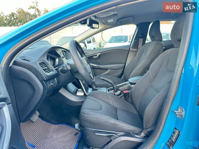 Синій Вольво V40, об'ємом двигуна 1.6 л та пробігом 158 тис. км за 8800 $, фото 11 на Automoto.ua