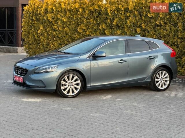 Синий Вольво В40, объемом двигателя 1.6 л и пробегом 217 тыс. км за 10899 $, фото 98 на Automoto.ua