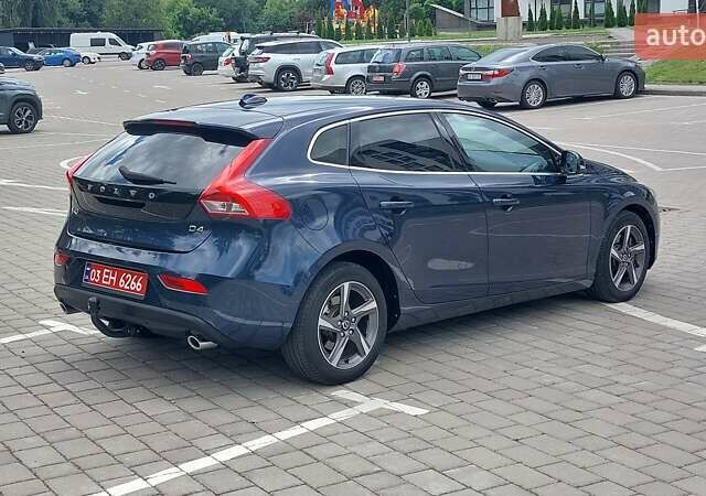 Синій Вольво V40, об'ємом двигуна 2 л та пробігом 232 тис. км за 11250 $, фото 3 на Automoto.ua