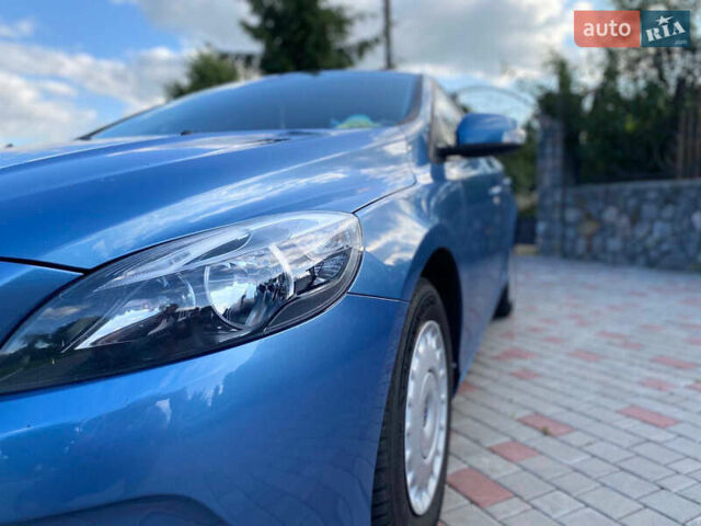 Синій Вольво V40, об'ємом двигуна 1.56 л та пробігом 209 тис. км за 11500 $, фото 3 на Automoto.ua