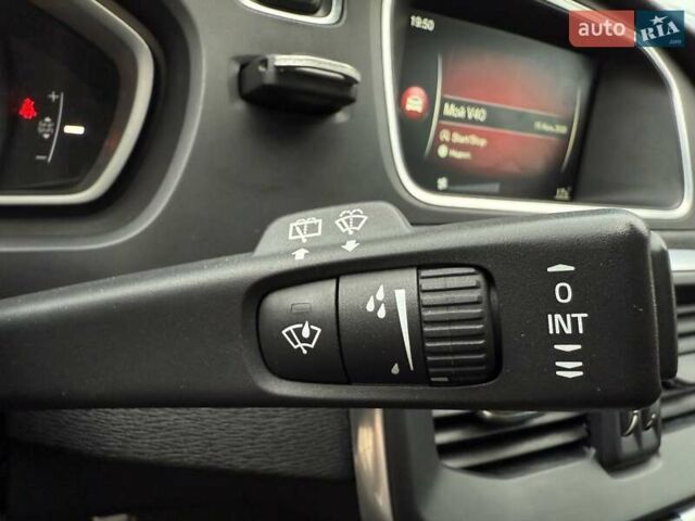 Синій Вольво V40, об'ємом двигуна 1.6 л та пробігом 220 тис. км за 10750 $, фото 55 на Automoto.ua