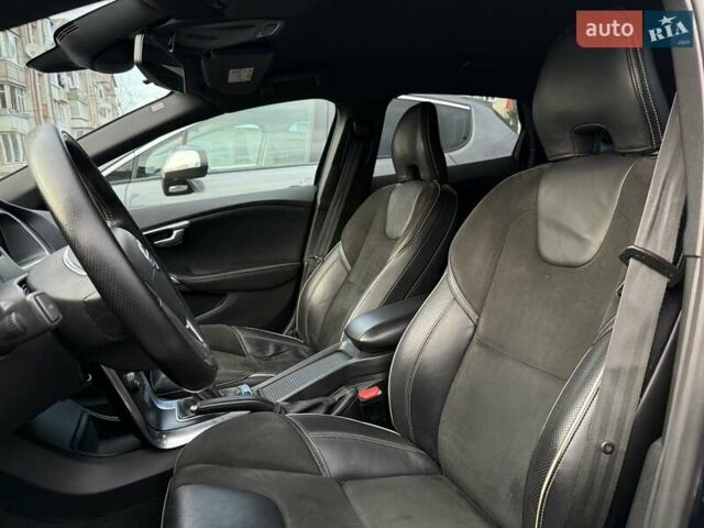 Синій Вольво V40, об'ємом двигуна 1.6 л та пробігом 220 тис. км за 10750 $, фото 28 на Automoto.ua