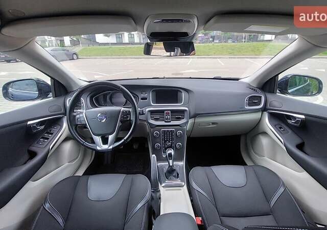Синій Вольво V40, об'ємом двигуна 2 л та пробігом 232 тис. км за 11250 $, фото 19 на Automoto.ua