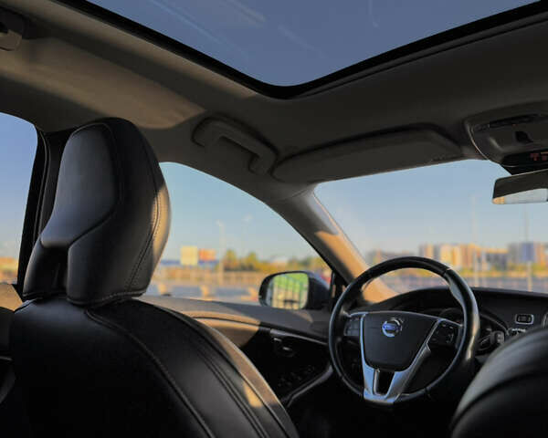 Синій Вольво V40, об'ємом двигуна 1.97 л та пробігом 210 тис. км за 12300 $, фото 28 на Automoto.ua