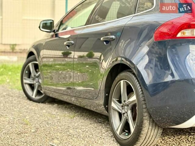 Синій Вольво V40, об'ємом двигуна 1.6 л та пробігом 220 тис. км за 10750 $, фото 16 на Automoto.ua