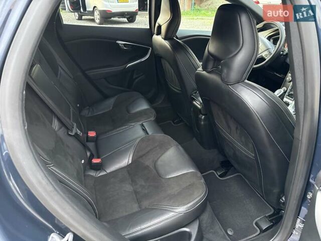 Синій Вольво V40, об'ємом двигуна 1.6 л та пробігом 220 тис. км за 10750 $, фото 32 на Automoto.ua