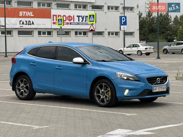 Синий Вольво В40, объемом двигателя 1.98 л и пробегом 259 тыс. км за 9990 $, фото 23 на Automoto.ua