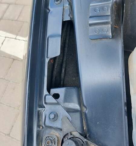 Синій Вольво V40, об'ємом двигуна 2 л та пробігом 232 тис. км за 11250 $, фото 47 на Automoto.ua