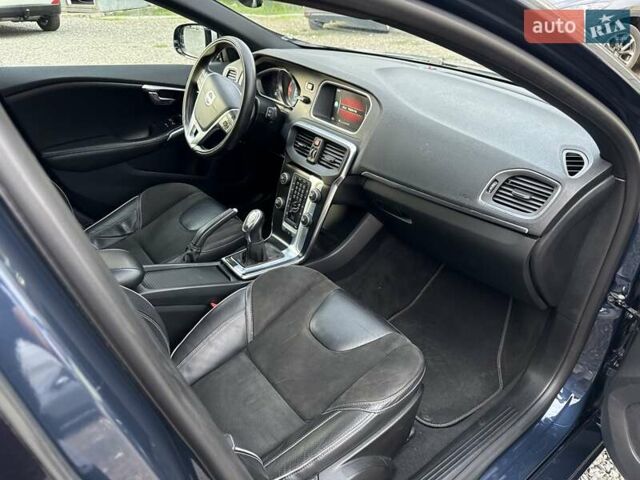 Синій Вольво V40, об'ємом двигуна 1.6 л та пробігом 220 тис. км за 10750 $, фото 29 на Automoto.ua