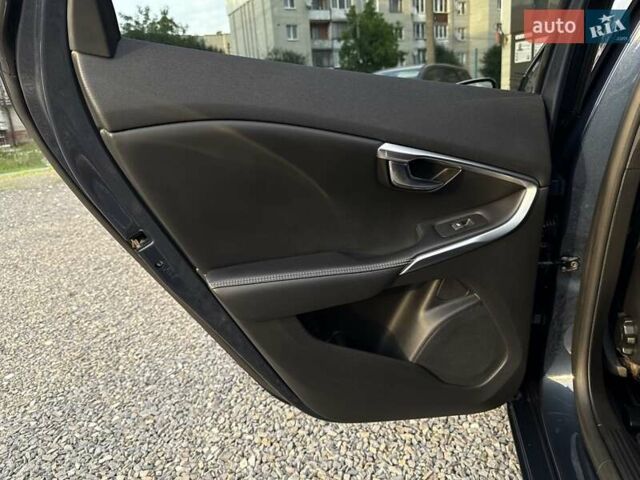 Синій Вольво V40, об'ємом двигуна 1.6 л та пробігом 220 тис. км за 10750 $, фото 42 на Automoto.ua